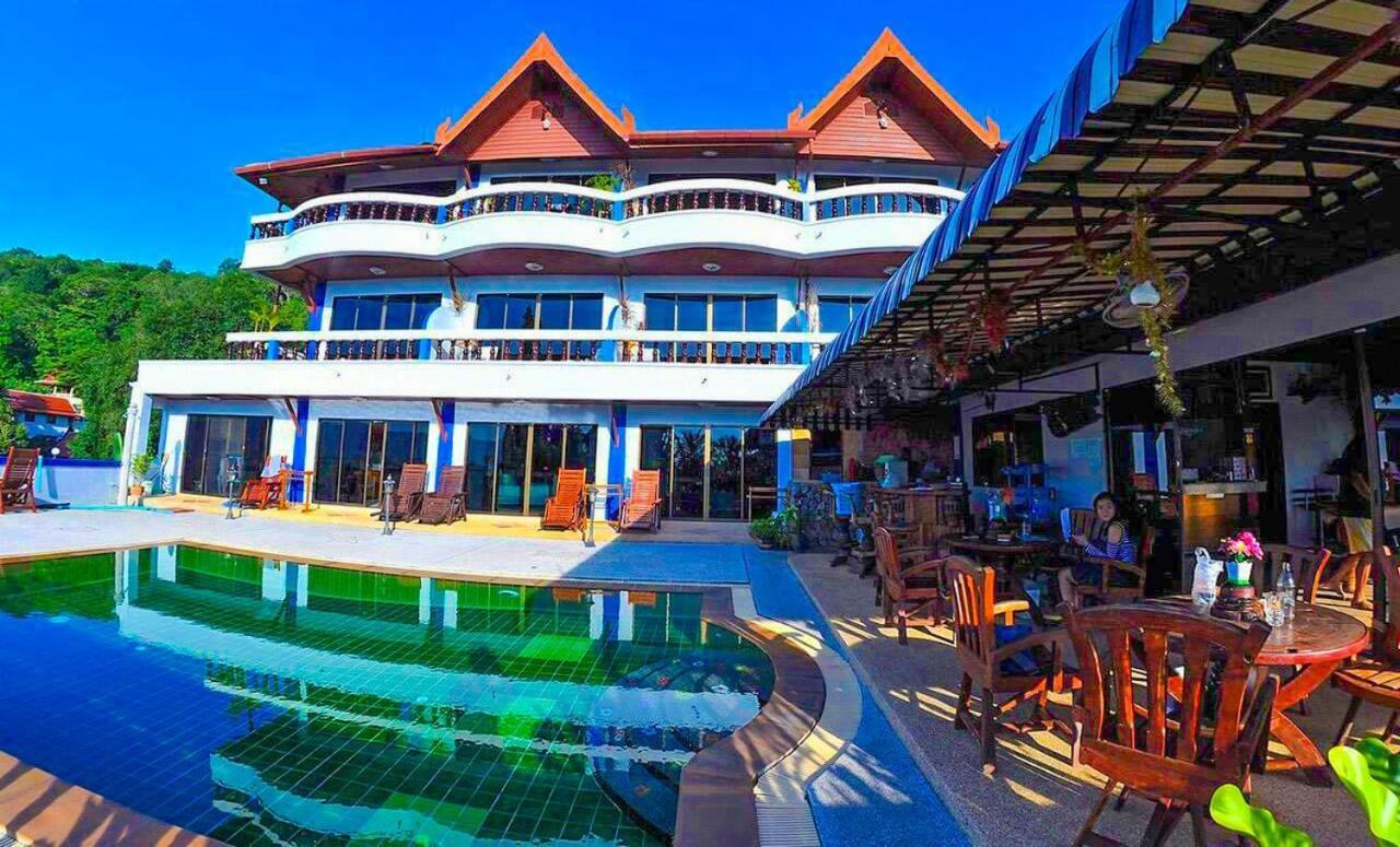 Aksarai Hotel Patong Exterior photo