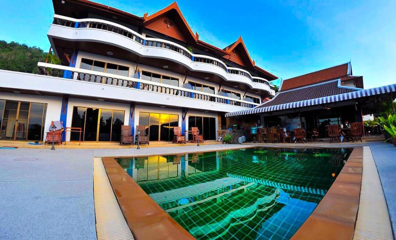 Aksarai Hotel Patong Exterior photo